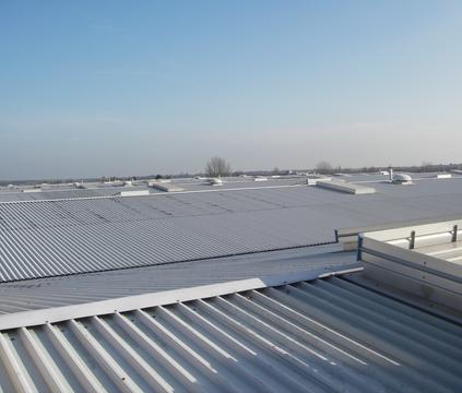 PVC en cubiertas: solución eficiente y duradera para edificación estándar
