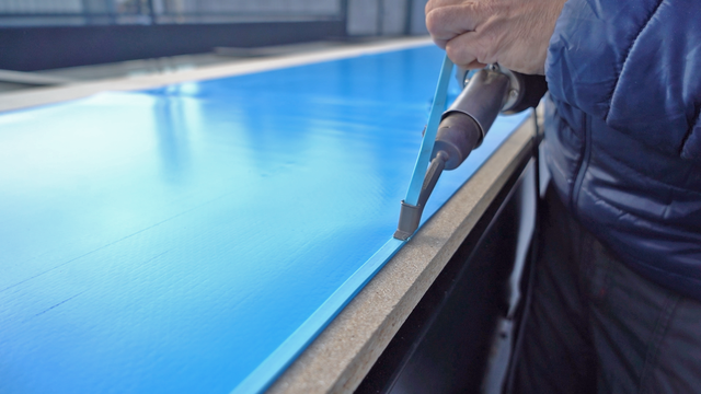 Colores de revestimiento para piscinas: cómo elegir el tono ideal con lámina armada SopremaPOOL